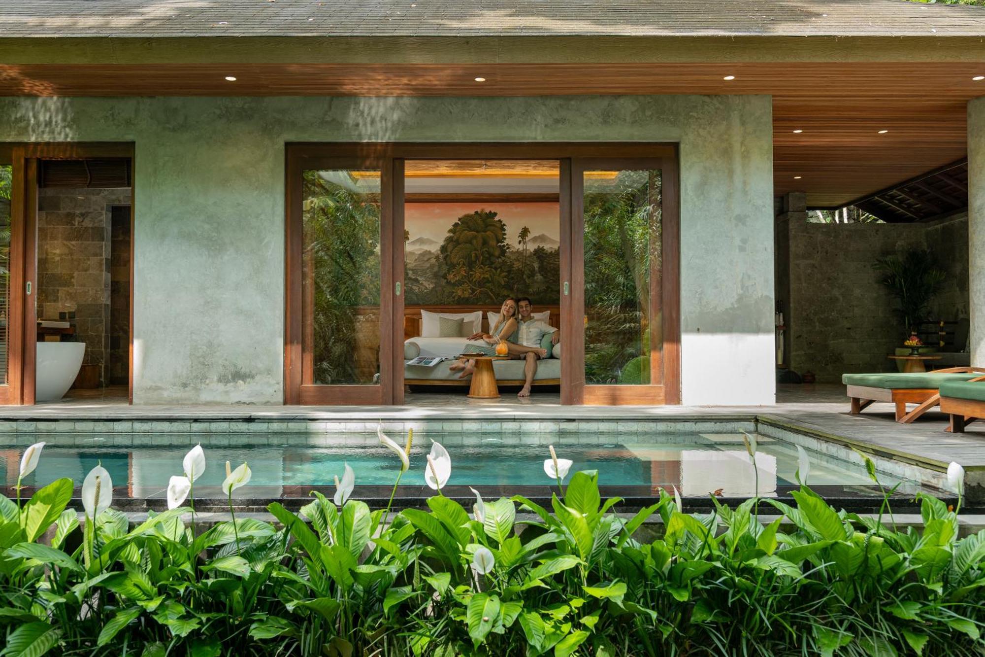 Adiwana Suweta Hotell Ubud Exteriör bild A villa at the resort